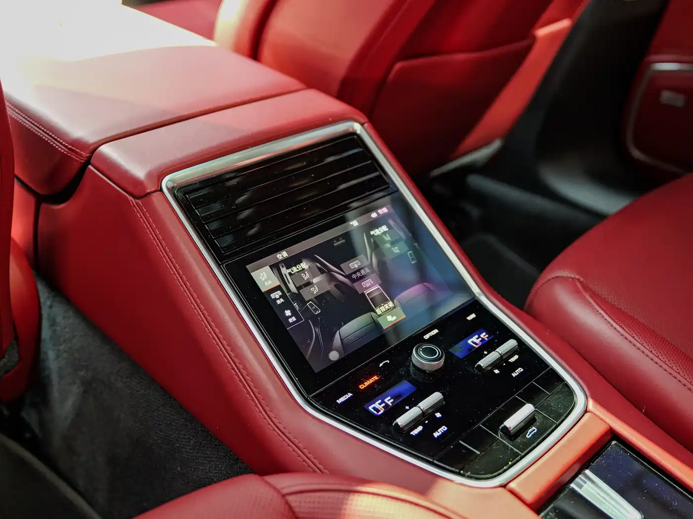 Porsche Panamera 2019 Panamera 2.9T фото 10