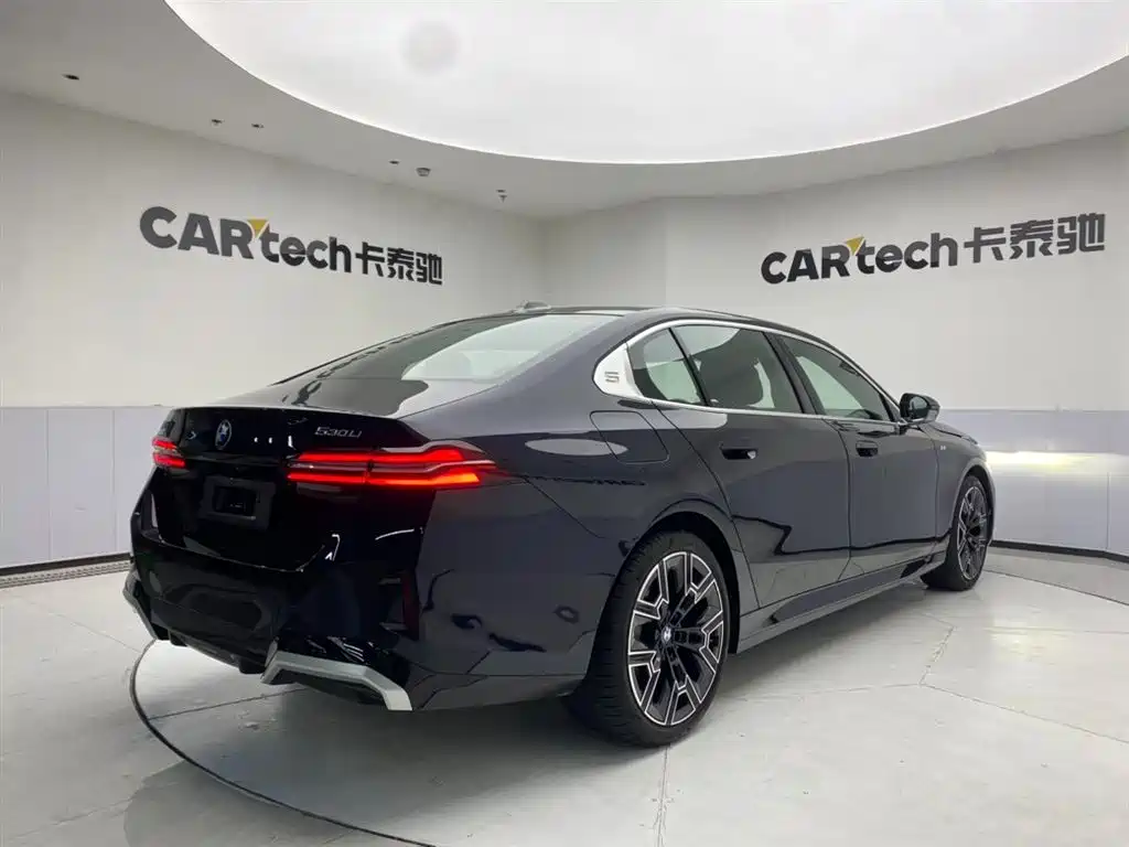 BMW 5 Series 2025 530Li Premium M Sport Package фото 5