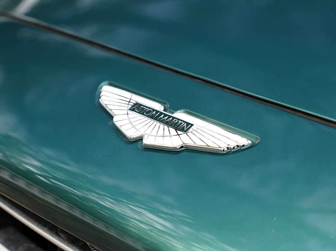 Aston Martin DBX 2023 2023 3.0T STRAIGHT-SIX