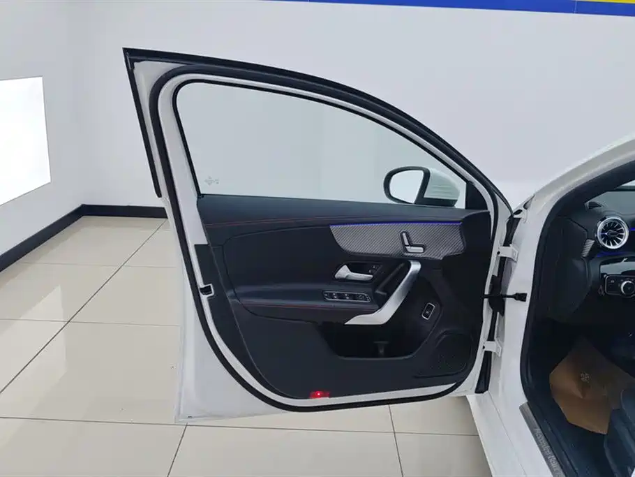 Mercedes-Benz A-Class 2023 A 200 L Fashion фото 7