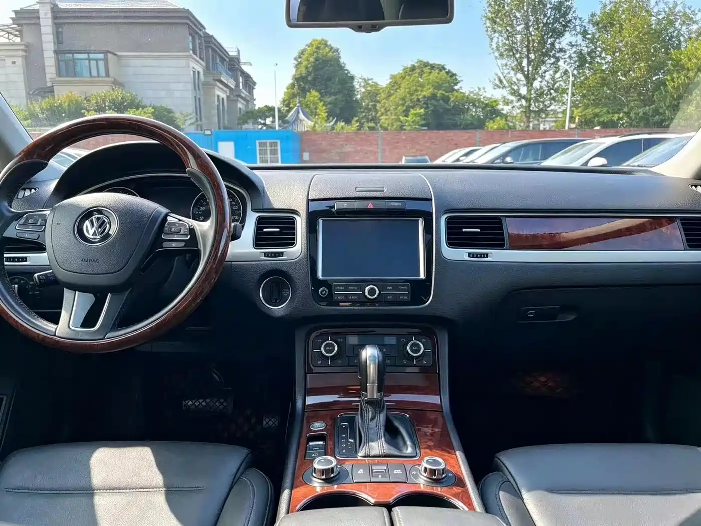 Volkswagen Touareg 2011 3.0TSI Premium фото 11