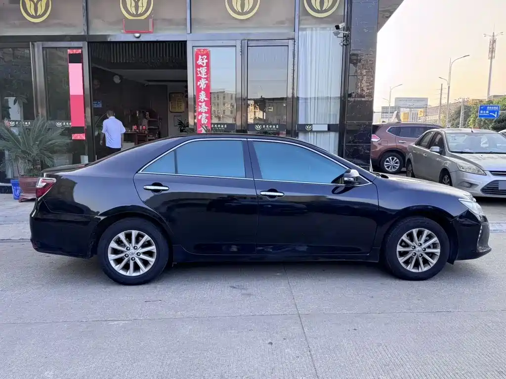 Photo 3 - Toyota Camry