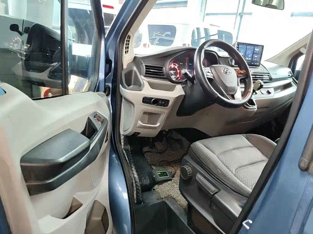 SAIC Maxus Xintu V90 2020 2019 2.0T Manual Zhiduo Star FWD Single Tire Short Wheelbase Medium Roof 6-Seater
