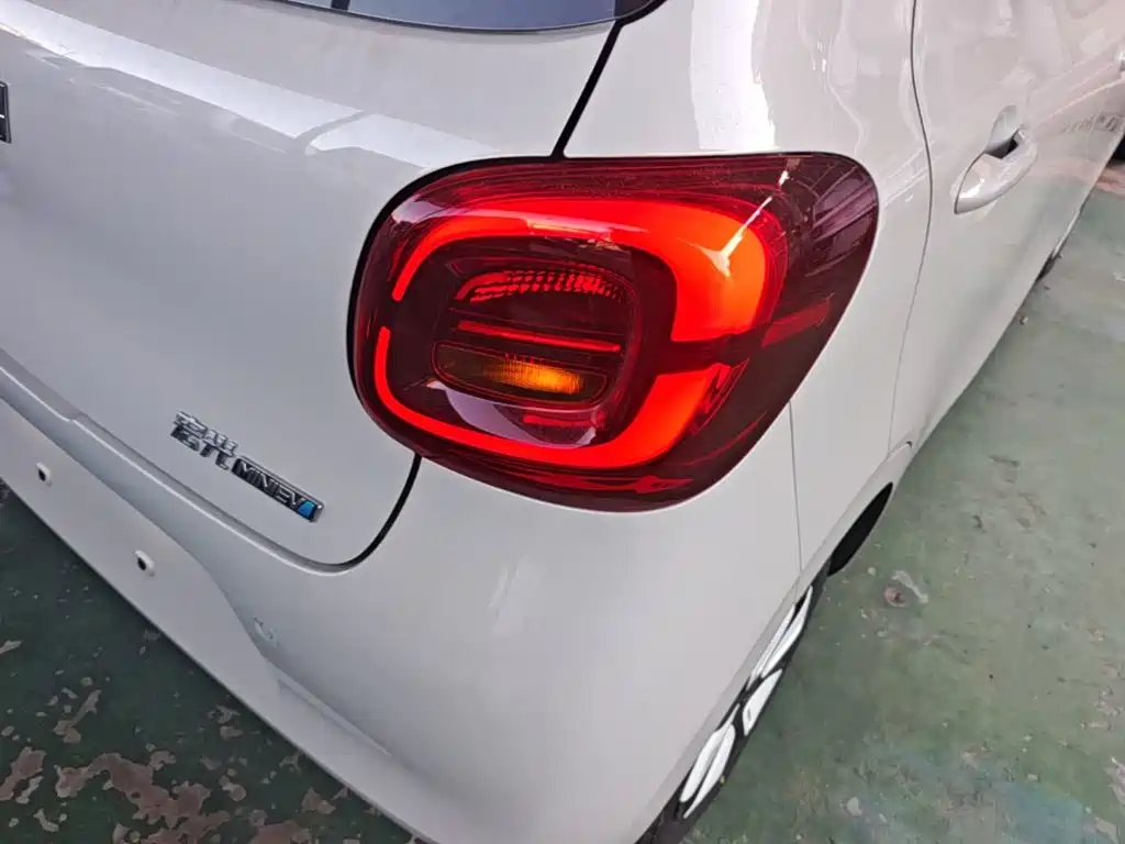 Wuling Motors Hongguang MINIEV 2026 2025 4-Door Advanced