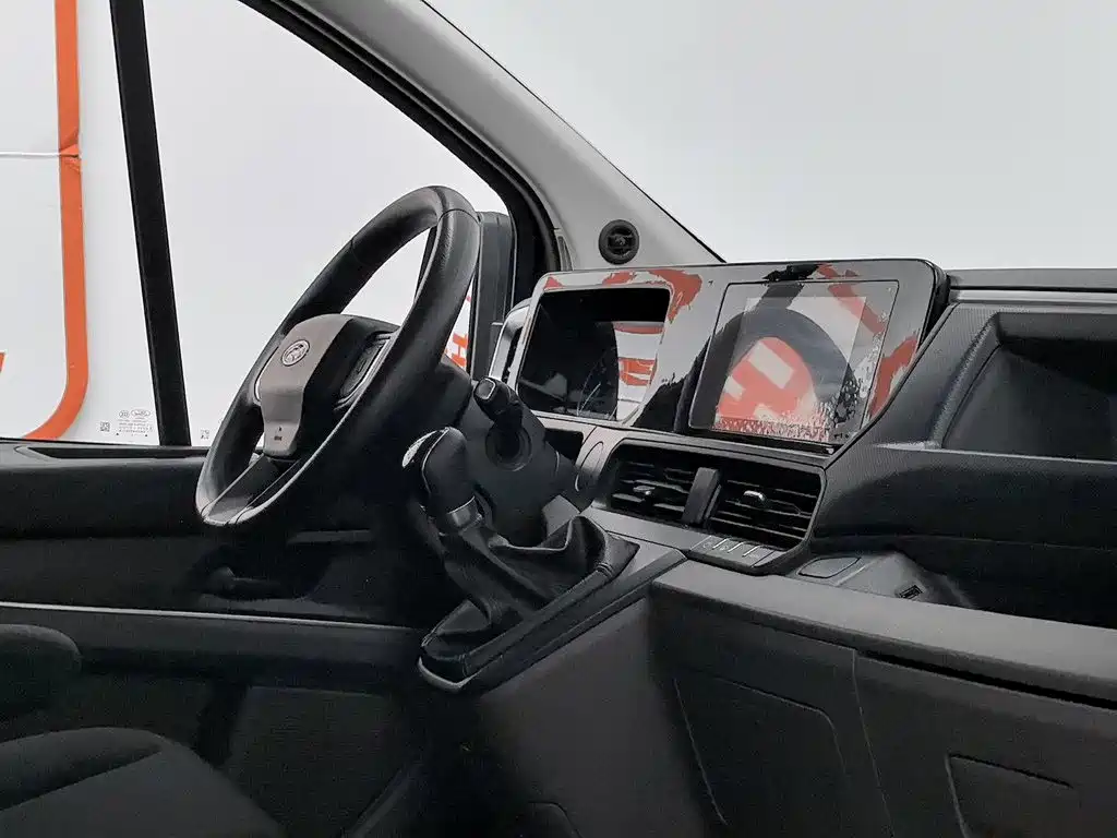 Ford Transit 2024 2023 Model 2.0T Diesel Manual Multi-Purpose Commercial Vehicle Medium Wheelbase Low Roof 5/6-Seater