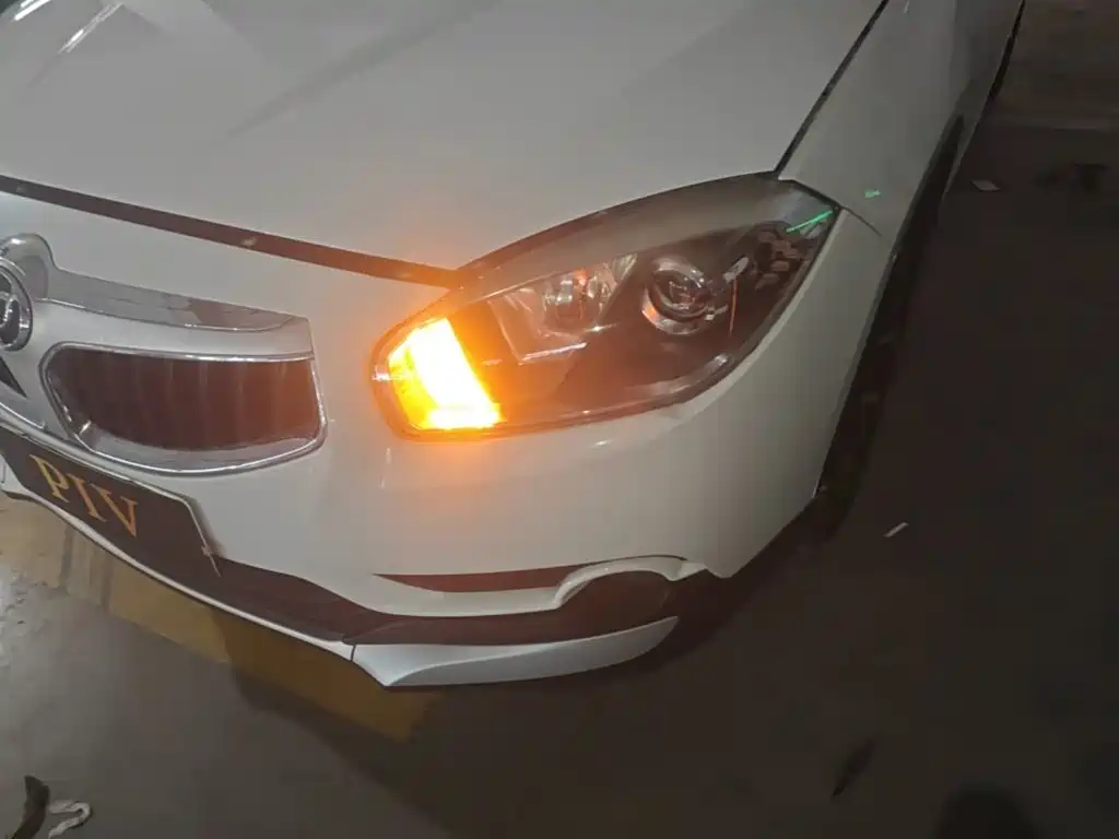 Zhonghua V5 2016 2016 1.5T Automatic 2WD Smart