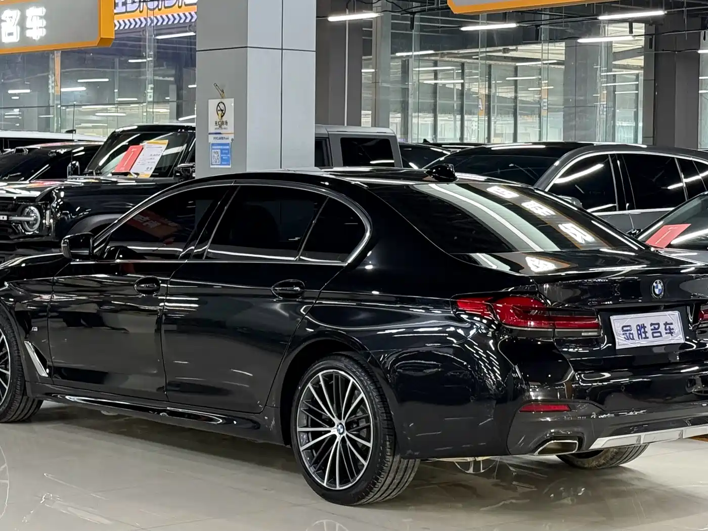 BMW 5 Series 2021 Facelift 530Li Leading M Sport Package фото 3