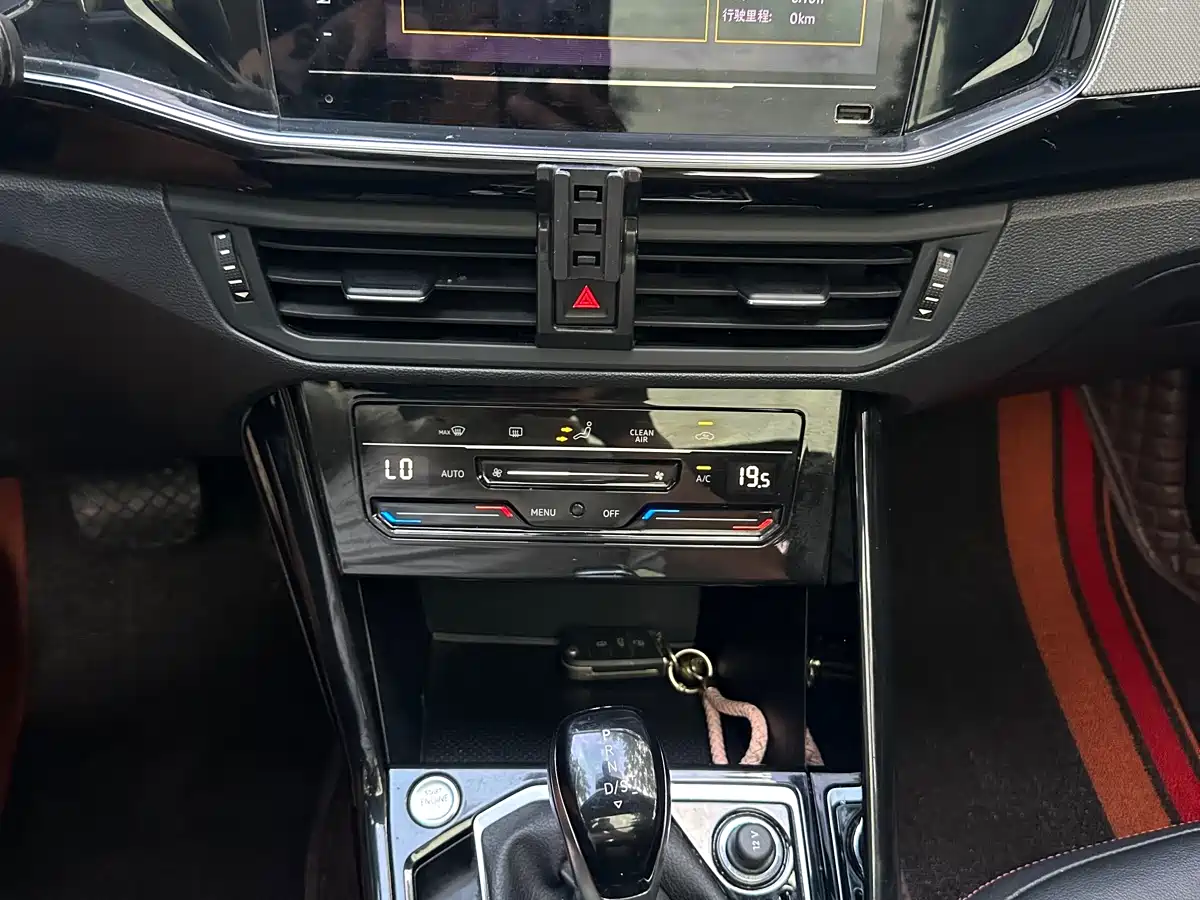 Volkswagen Tayron 2022 330TSI 2WD Luxury Smart Connect Edition фото 9