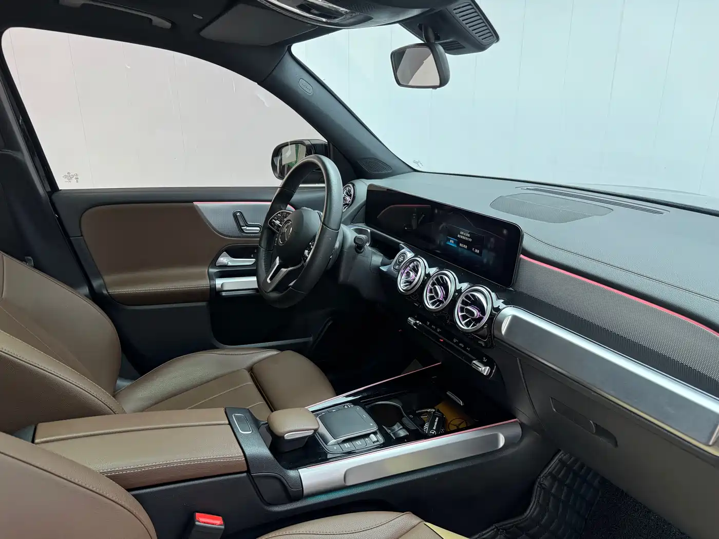 MERCEDES-BENZ GLB