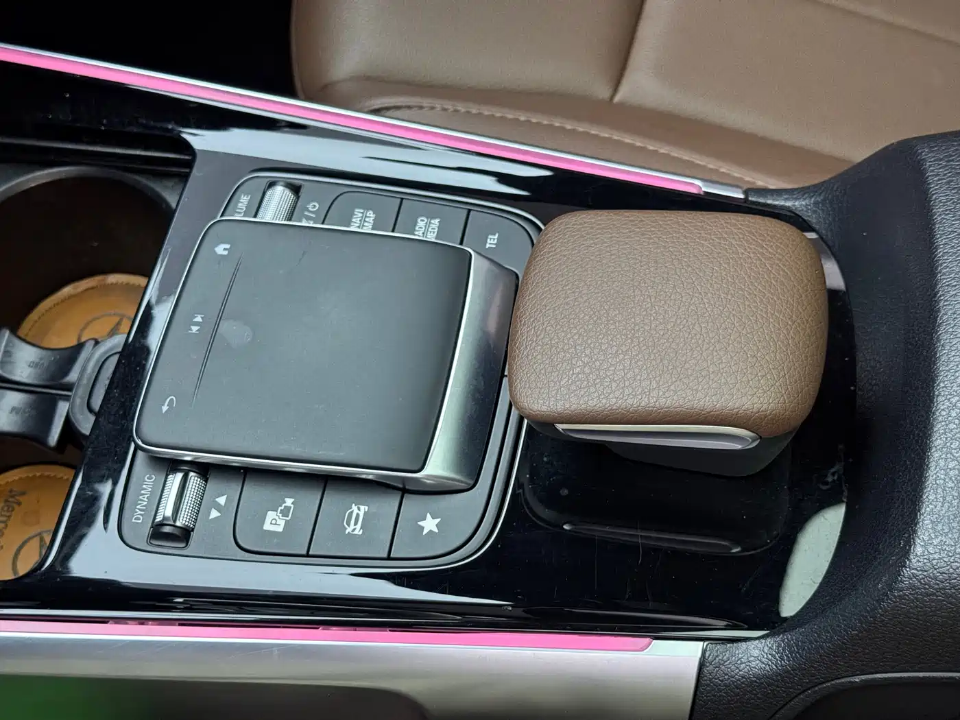 MERCEDES-BENZ GLB
