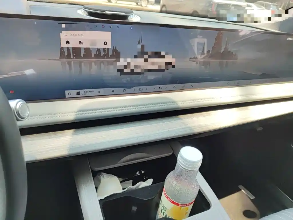 Geely Galaxy Galaxy E8 2024 2024 665km RWD Starship Voyager Edition