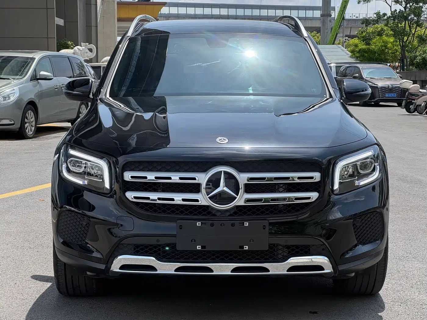 MERCEDES-BENZ GLB