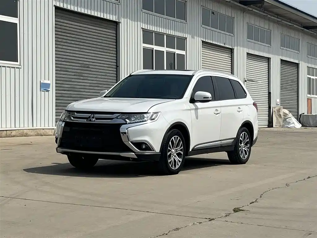 MITSUBISHI OUTLANDER