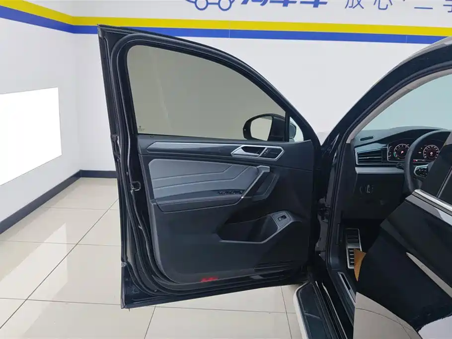 Volkswagen Tiguan L 2023 330TSI Auto 2WD R-Line Flagship Edition фото 7