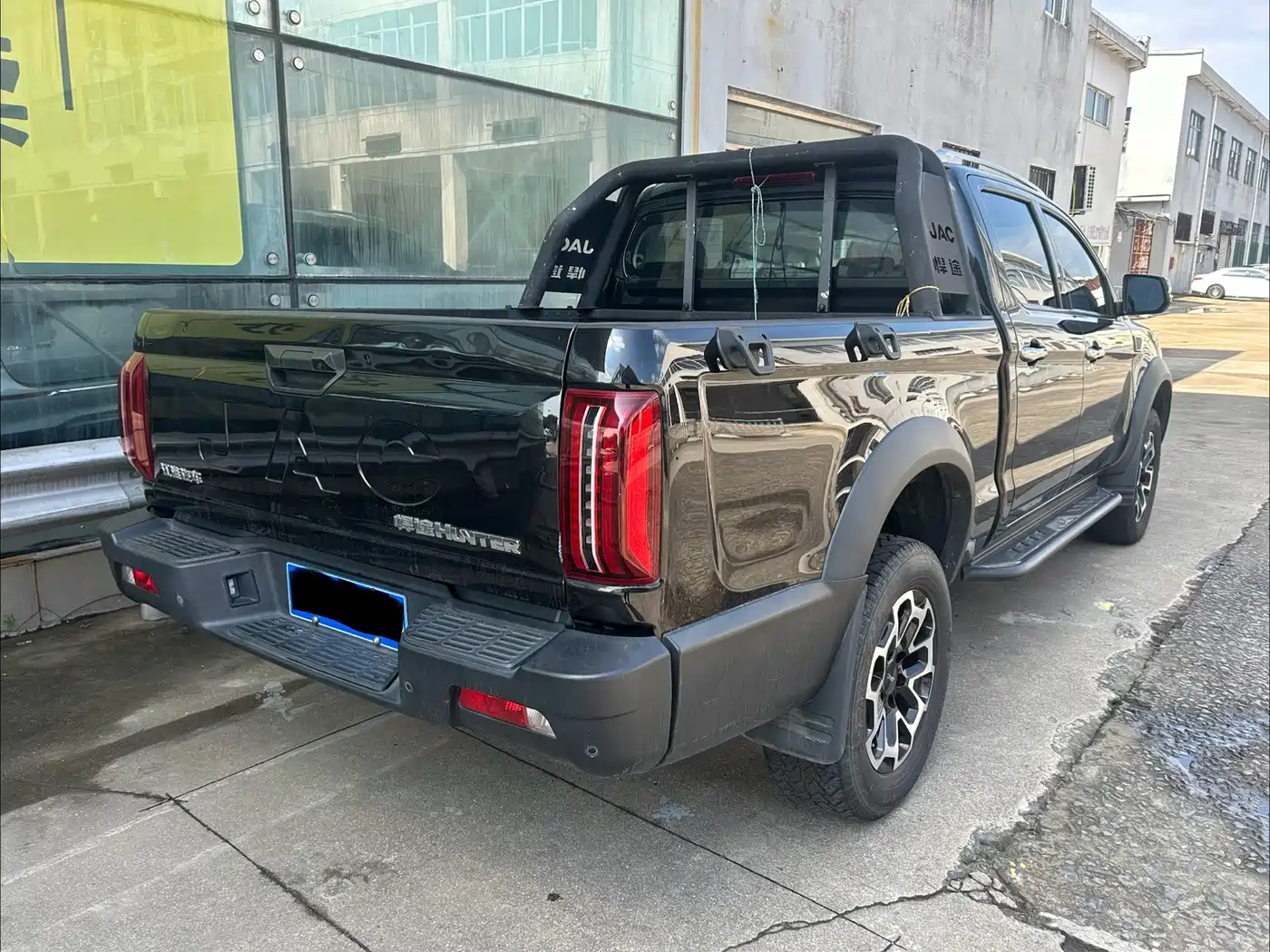 JAC Motors JAC Hunter 2023 2023 Model 2.0T Automatic Diesel 2WD Elite Extended Cab