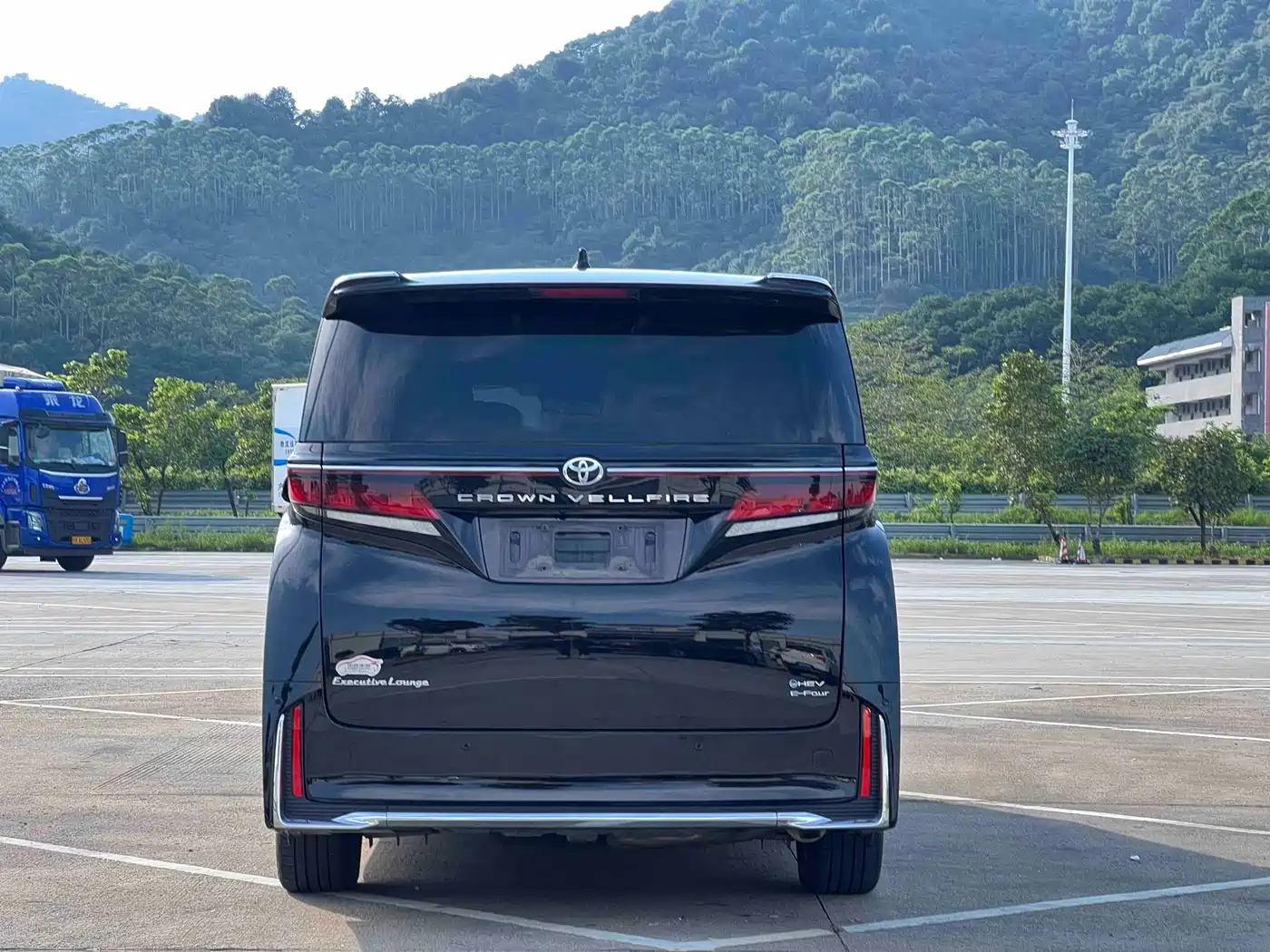 Toyota Vellfire 2024 Crown Hybrid 2.5L Executive Premium Edition фото 7