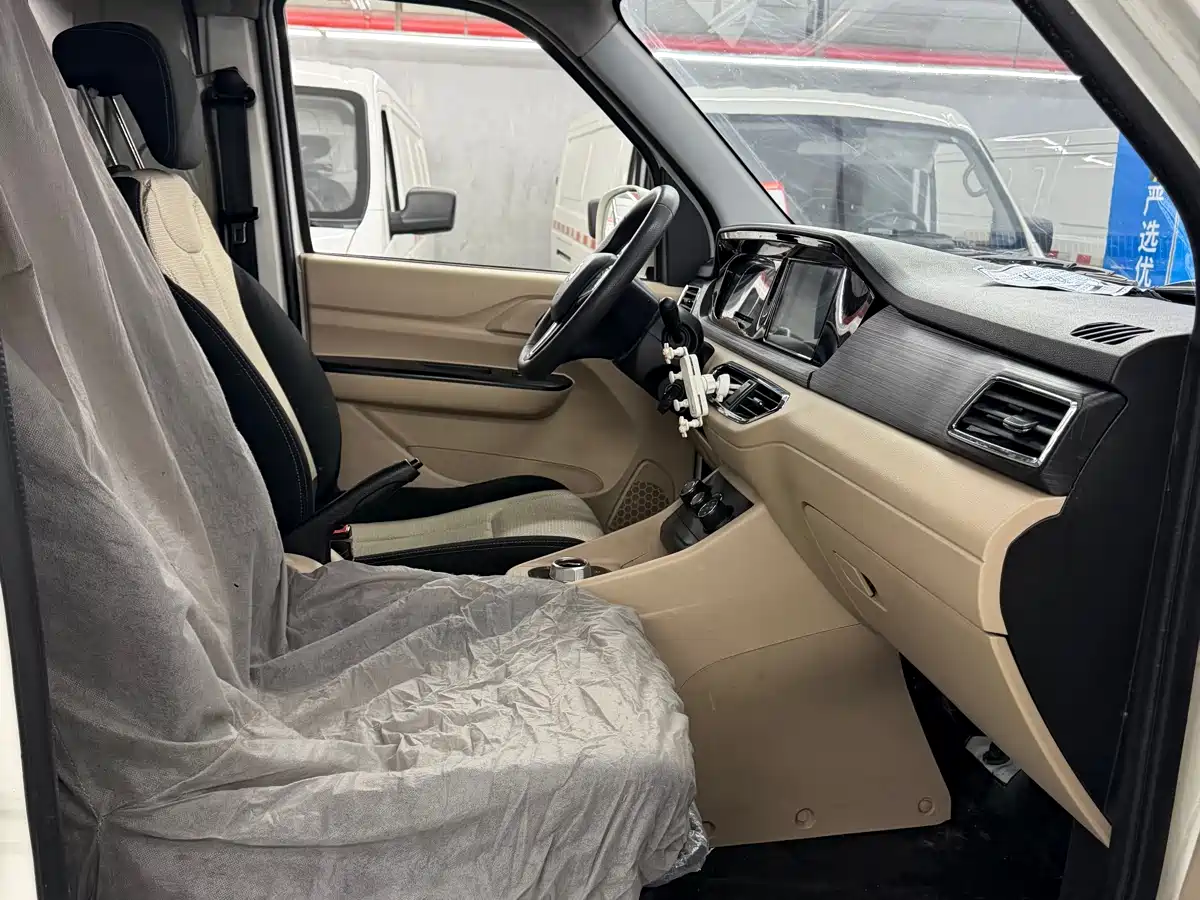 CHANGAN CROSS STAR V7 EV