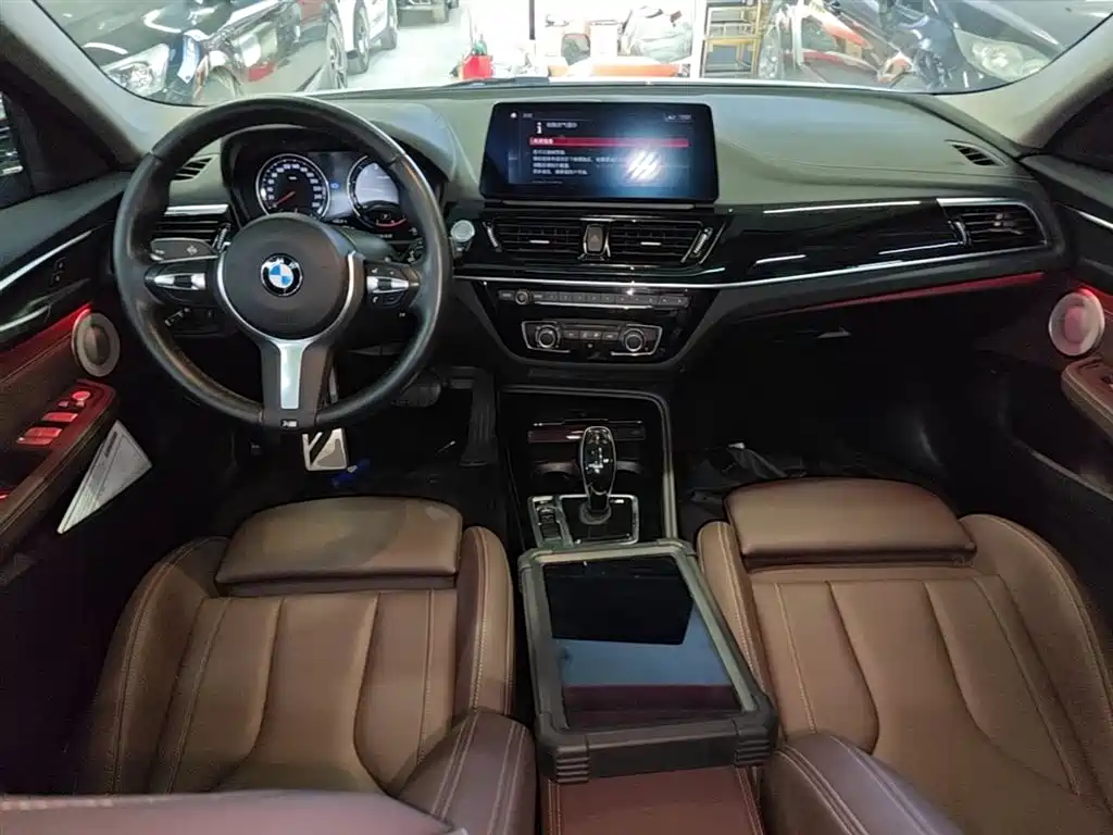 BMW 1-SERIES