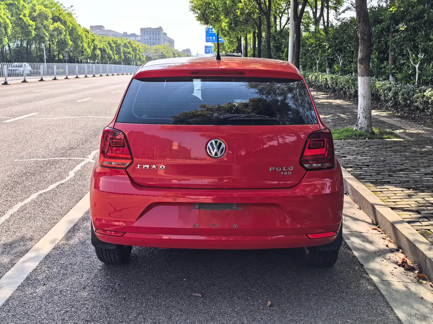 Volkswagen Polo 2018 1.5L Auto Comfort фото 9