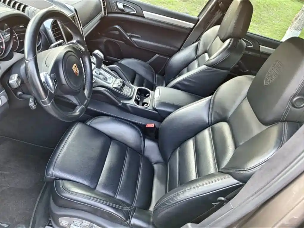 Porsche Cayenne 2011 Cayenne Turbo 4.8T фото 14