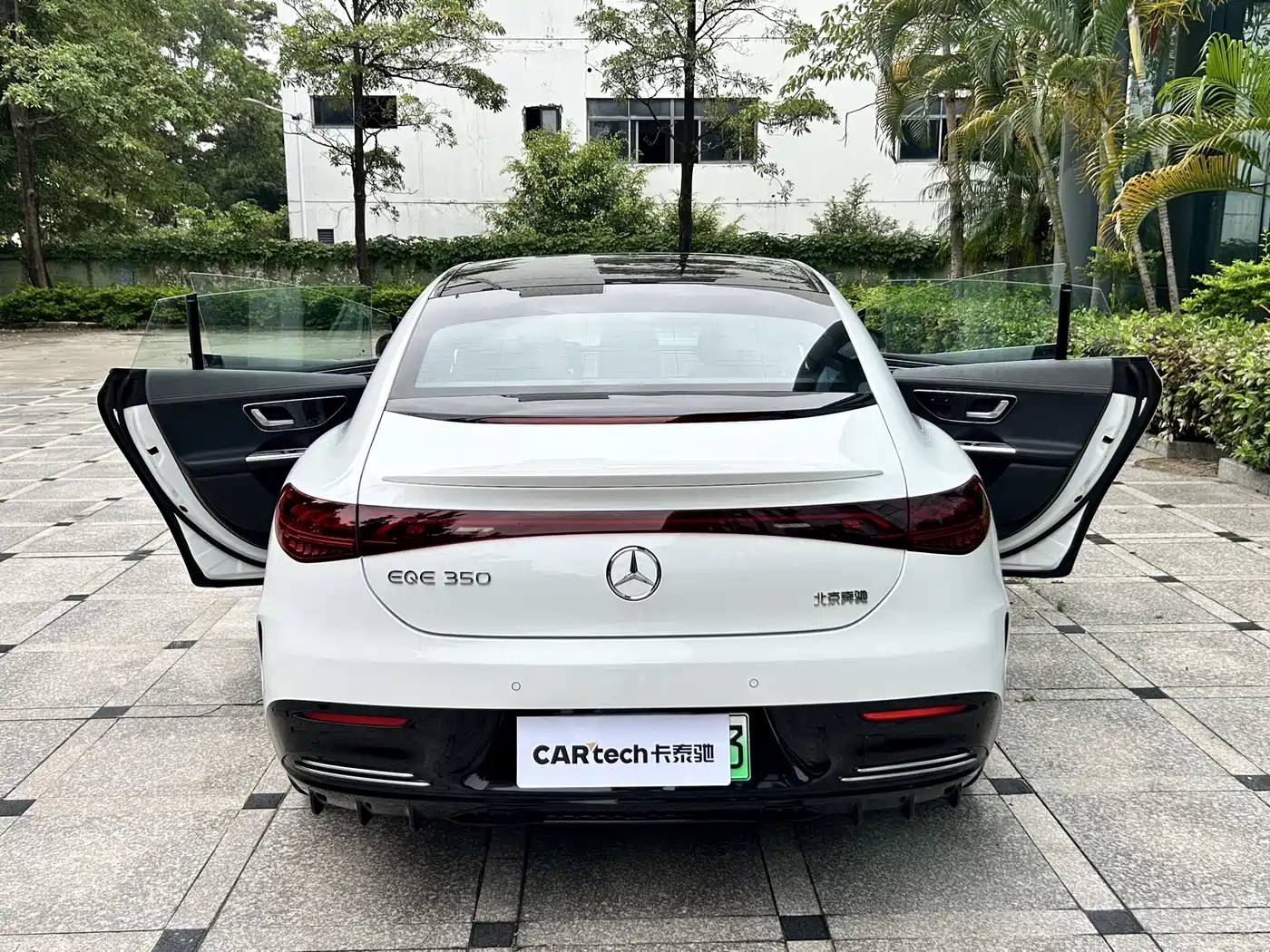 Mercedes-Benz EQE 2022 350 Pioneer Edition фото 21
