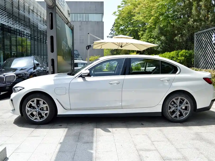BMW i3 2024 eDrive 35 L фото 2