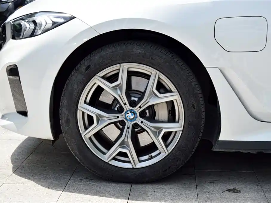 BMW i3 2024 eDrive 35 L фото 8