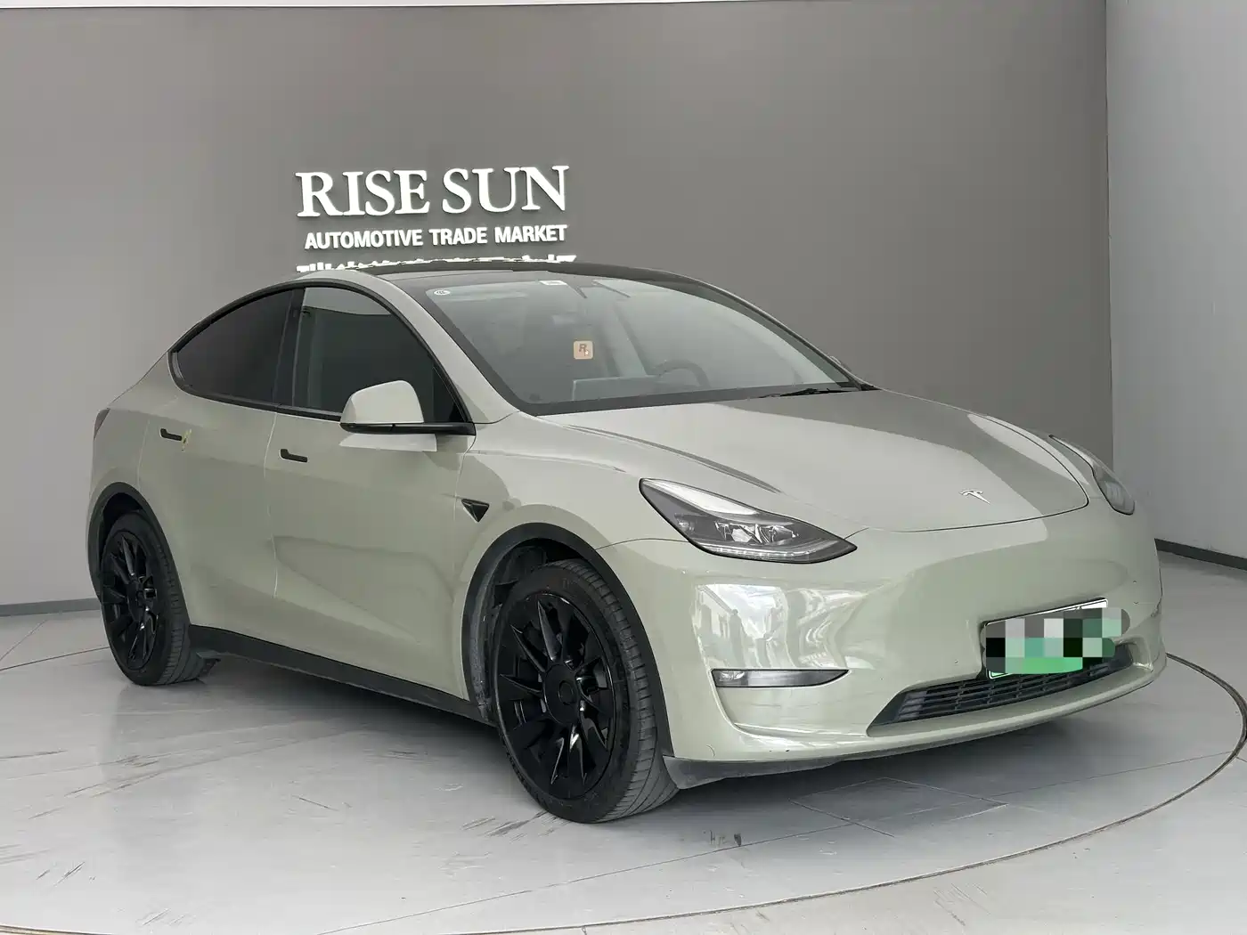Фото 3 - Tesla Model Y