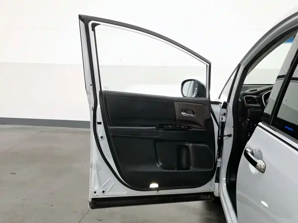 Фото 8 - Honda Odyssey