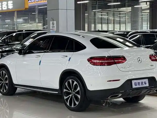 Mercedes-Benz GLC Coupe 2019 GLC 260 4MATIC Coupe SUV фото 3
