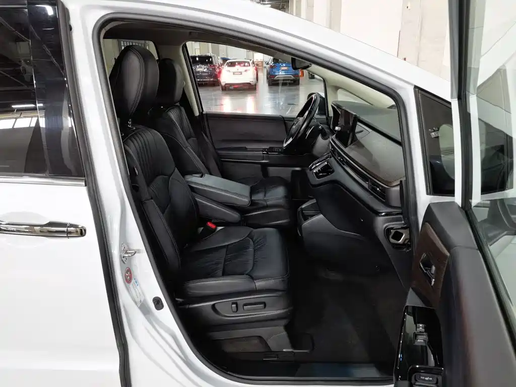 Фото 23 - Honda Odyssey