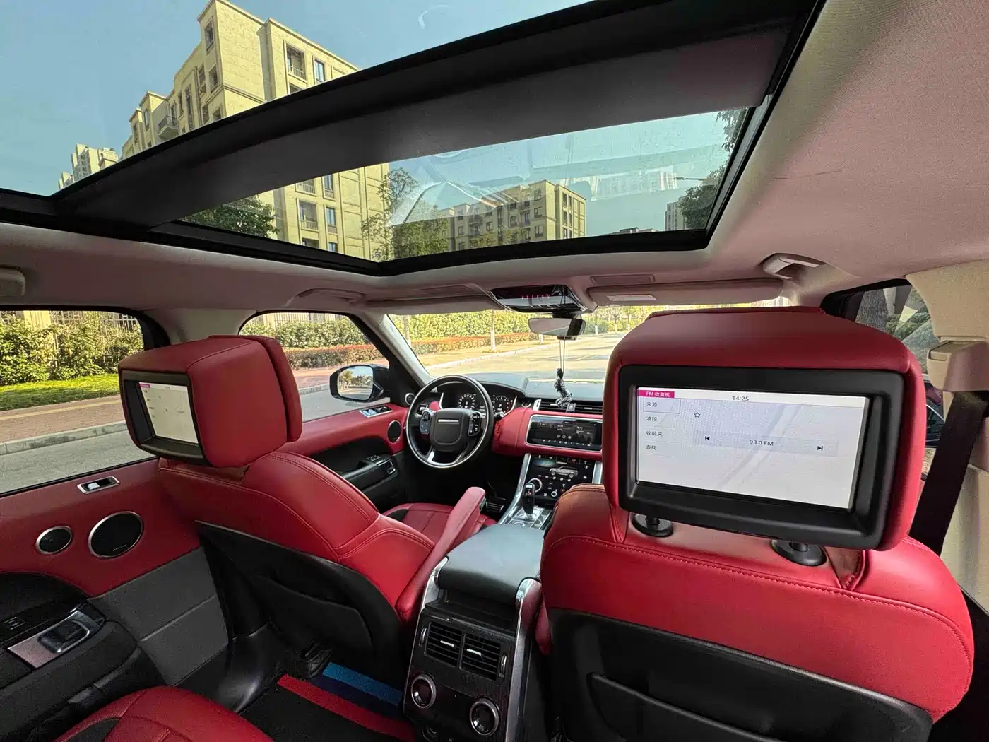 Land Rover Range Rover Sport 2021 3.0 L6 Gloss Black Edition фото 6