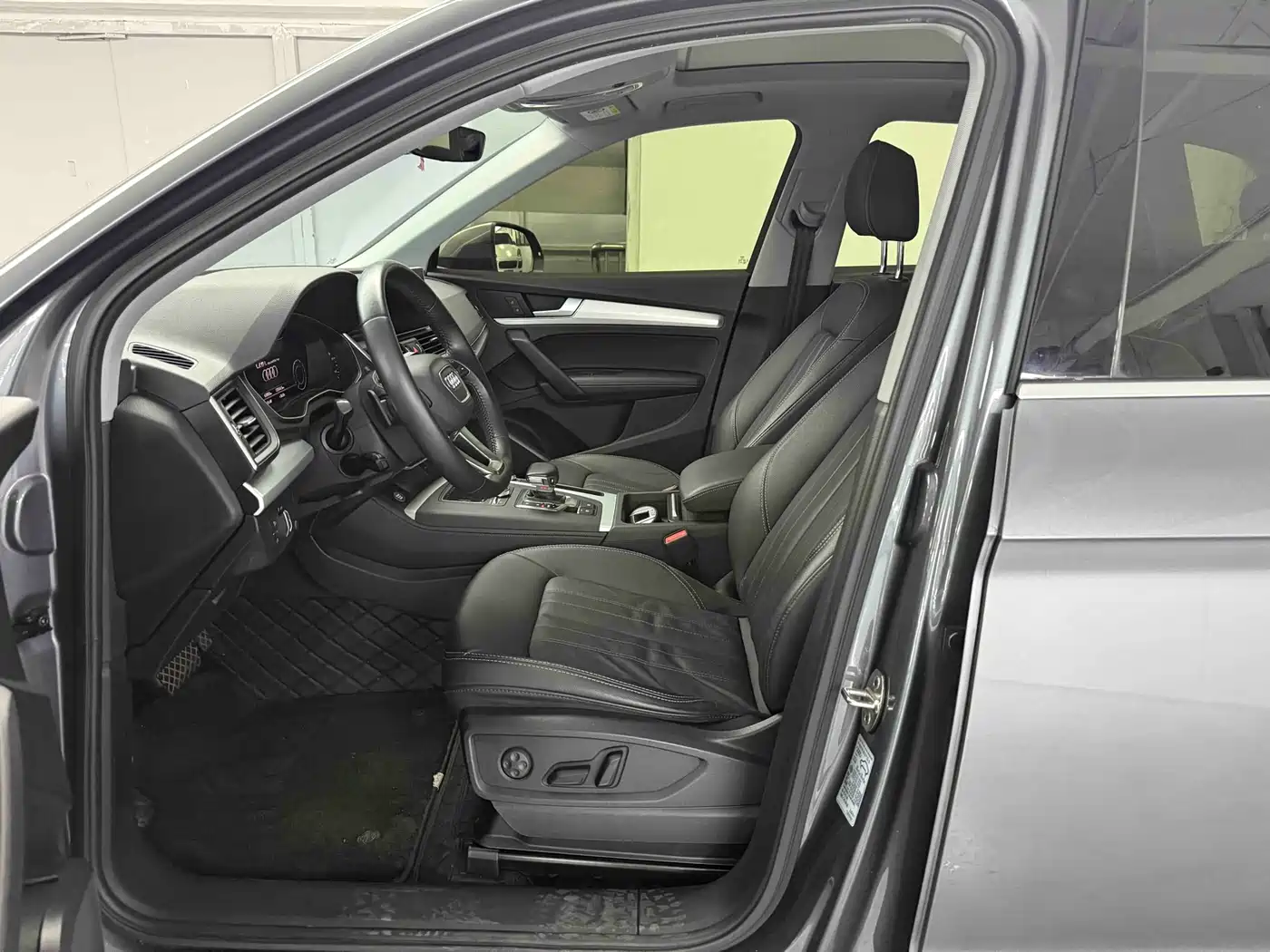 Audi Q5L 2020 Facelift 40 TFSI Honor Fashion фото 4