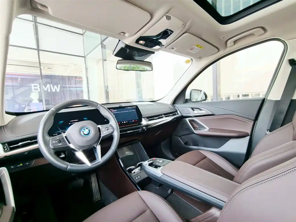 BMW iX1 2025 2025 eDrive25L X Design Package