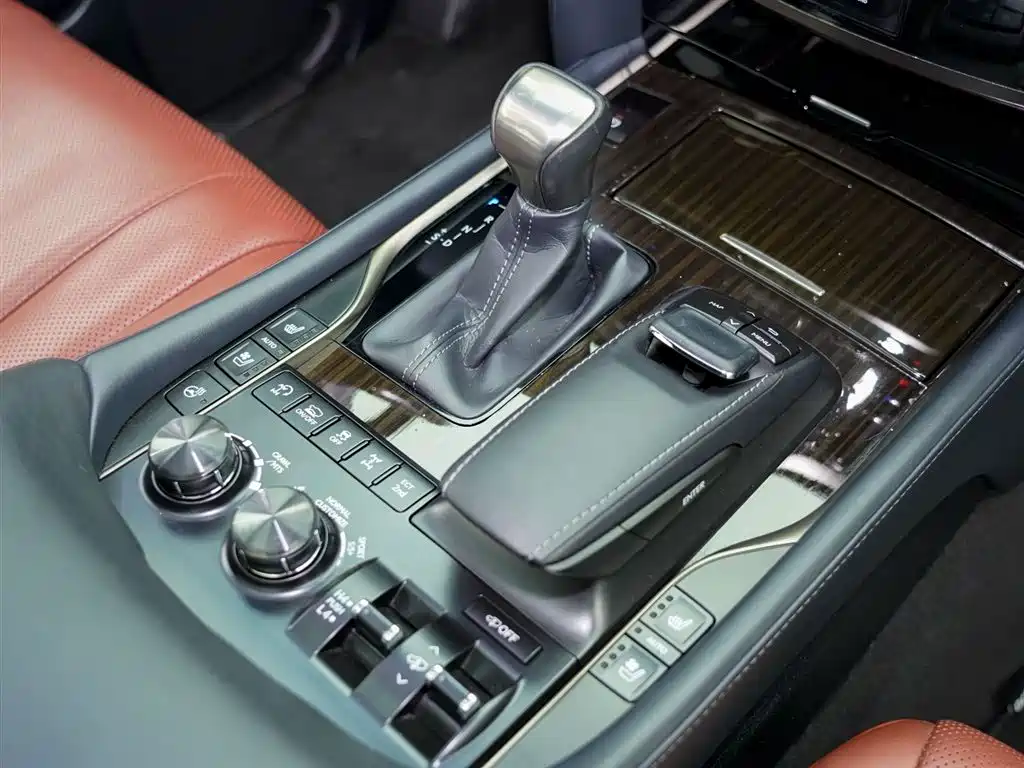 Lexus LX 2019 570 Prestige Luxury Edition фото 17