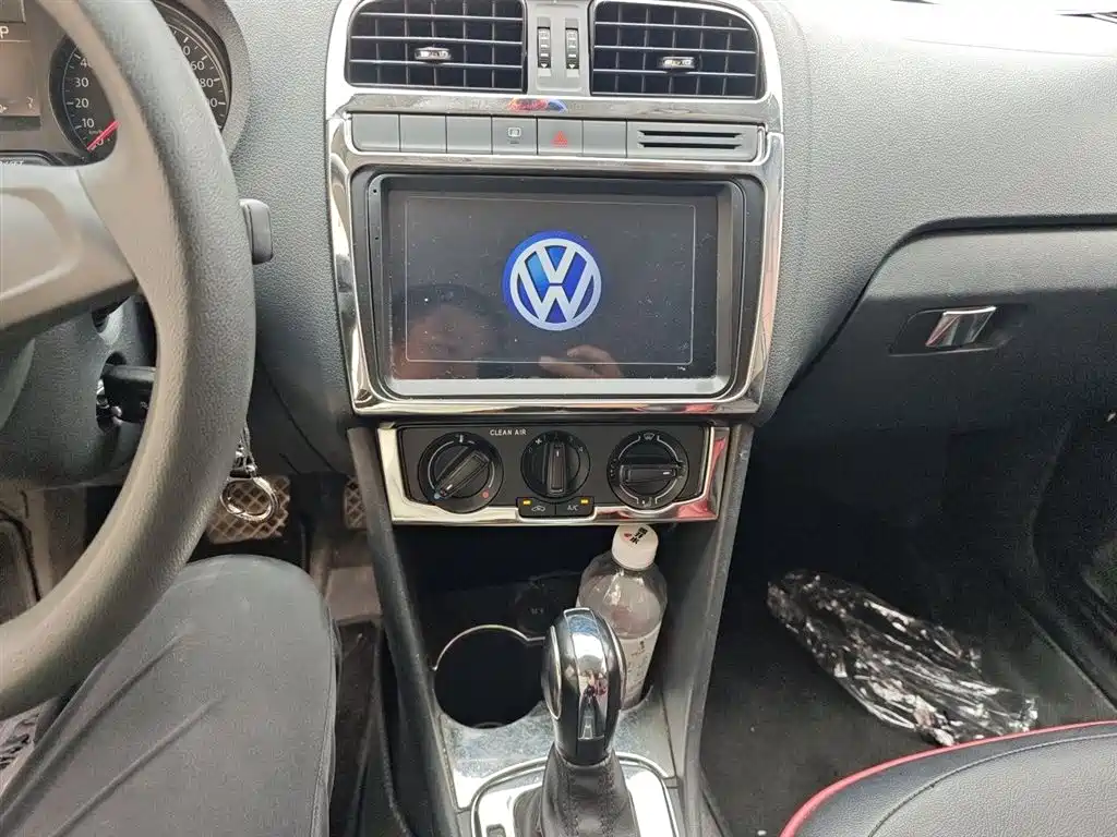 Volkswagen Polo 2016 1.4L Automatic Trend фото 6