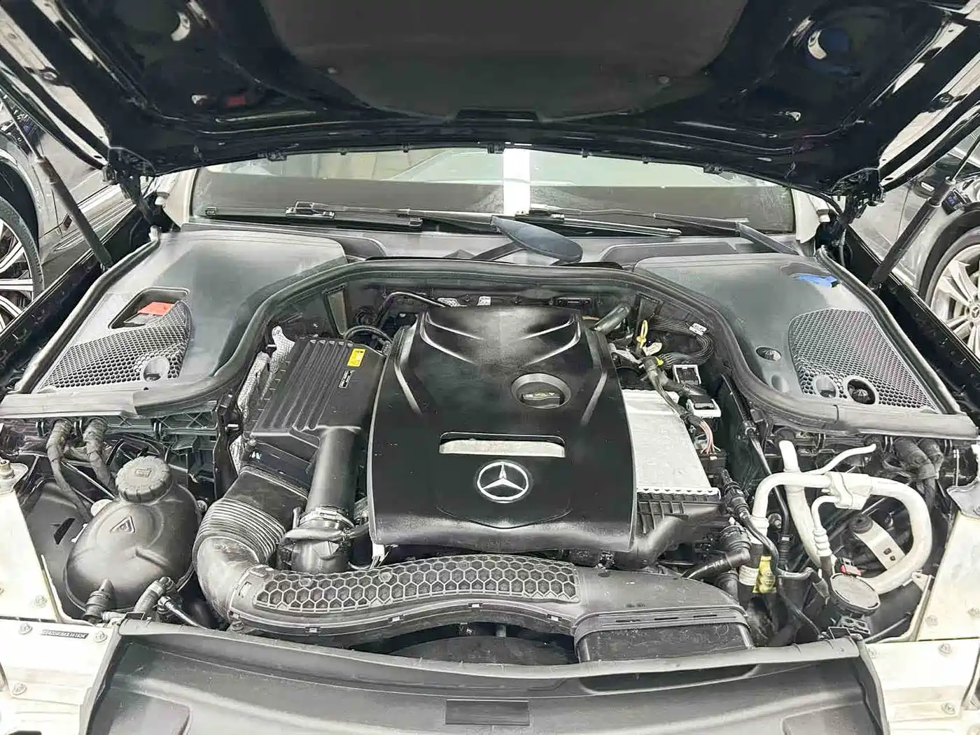 Mercedes-Benz E-Class 2018 E 200 L Sport фото 25