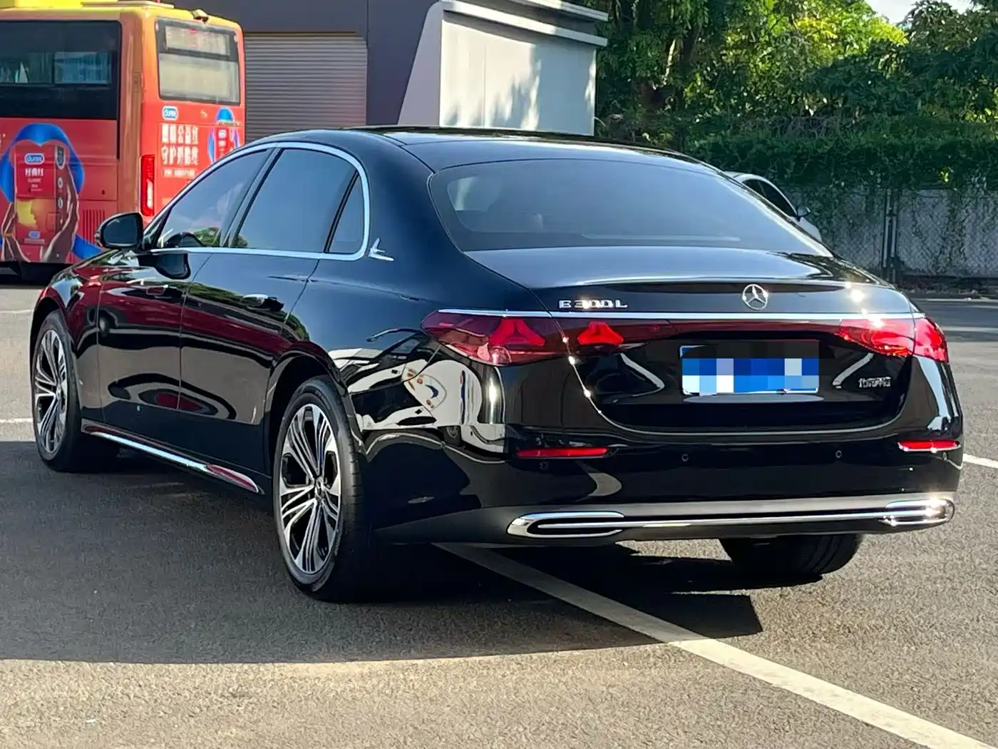 Mercedes-Benz E-Class 2025 E 300 L Luxury фото 4
