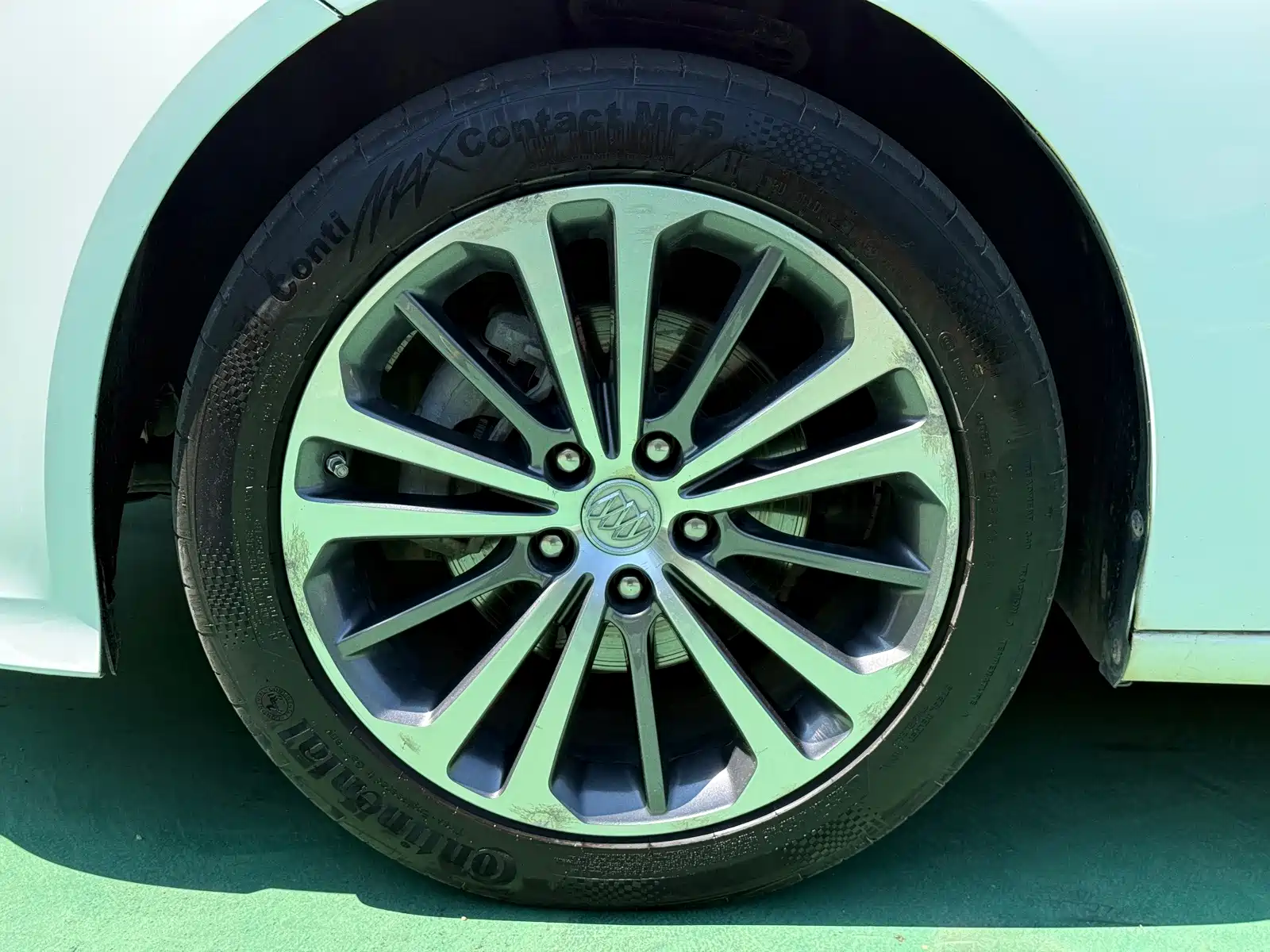 Photo 19 - Buick Regal