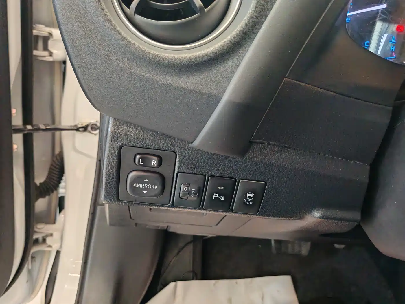 Toyota Levin 2018 185T CVT Premium Edition China V фото 14