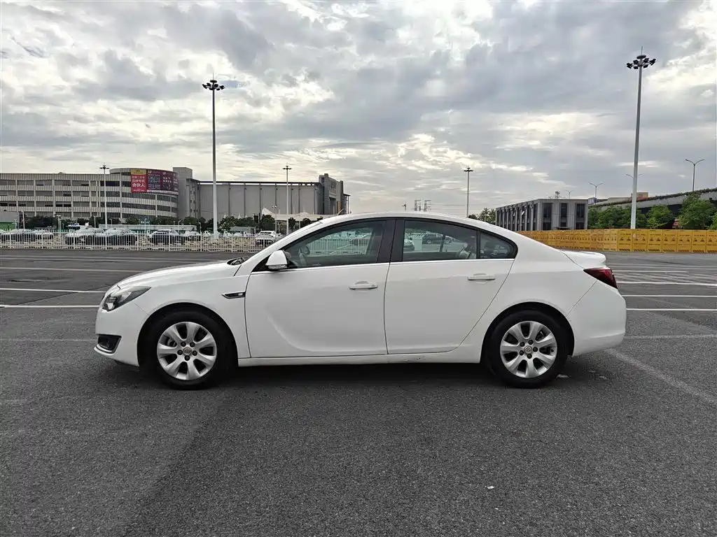 Buick Regal 2015 1.6T Leading Tech Edition фото 2