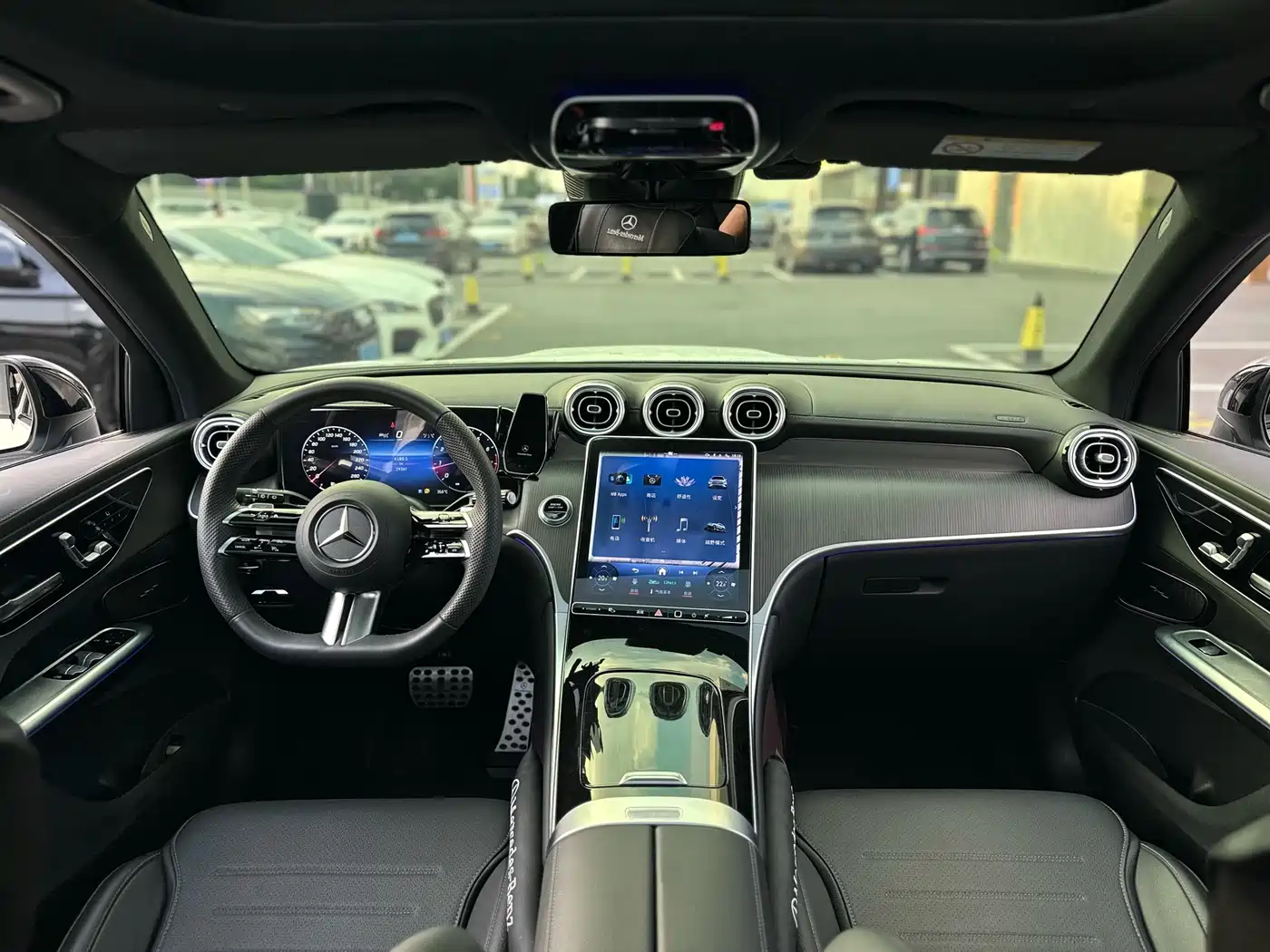 Mercedes-Benz GLC 2023 GLC 260 L 4MATIC Luxury 5-Seater фото 13