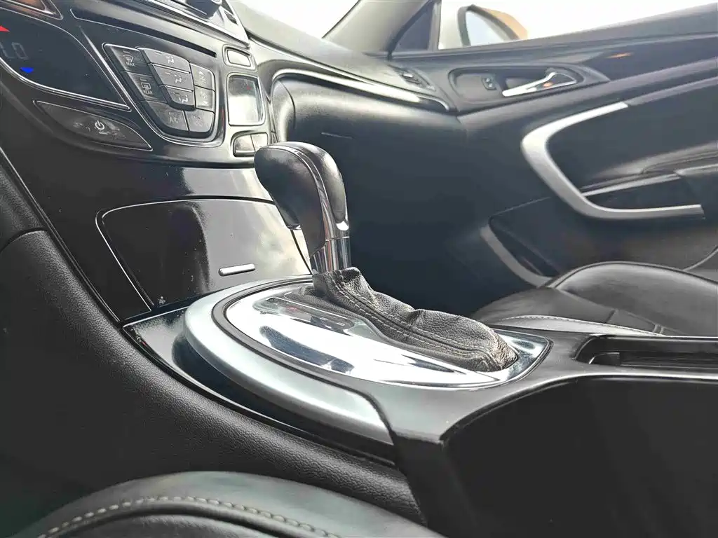 Buick Regal 2015 1.6T Leading Tech Edition фото 17