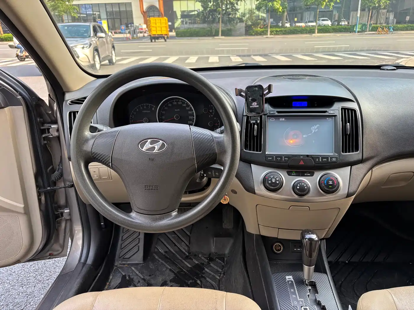 Hyundai Elantra 2011 1.6L Automatic Comfort фото 14
