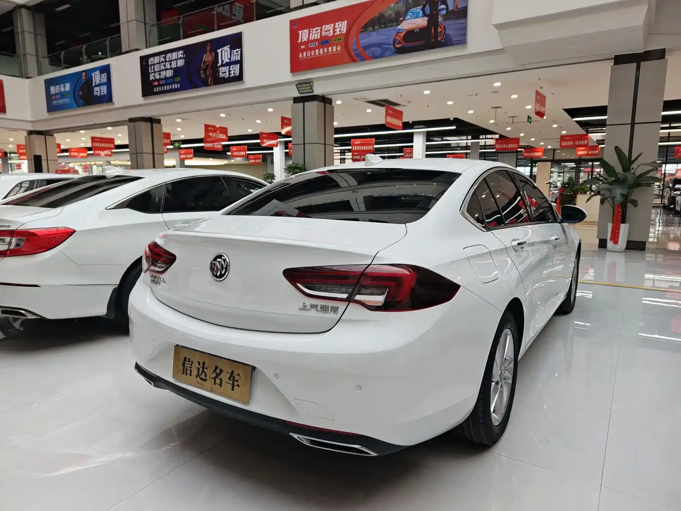 Buick Regal 2020 552T Luxury фото 15