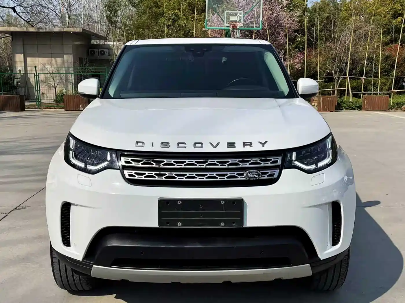 Land Rover Discovery 2018 3.0 SC V6 HSE фото 2