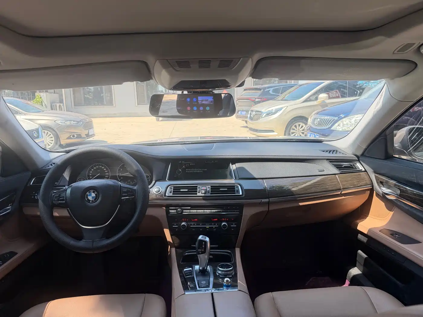 Photo 6 - BMW 7 Series