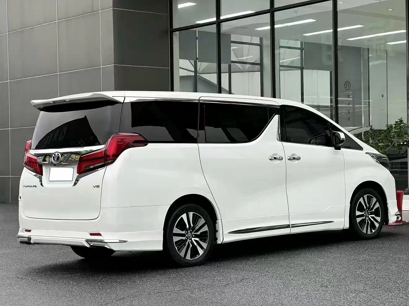 Toyota Alphard 2018 Facelift 3.5L Premium Edition фото 9