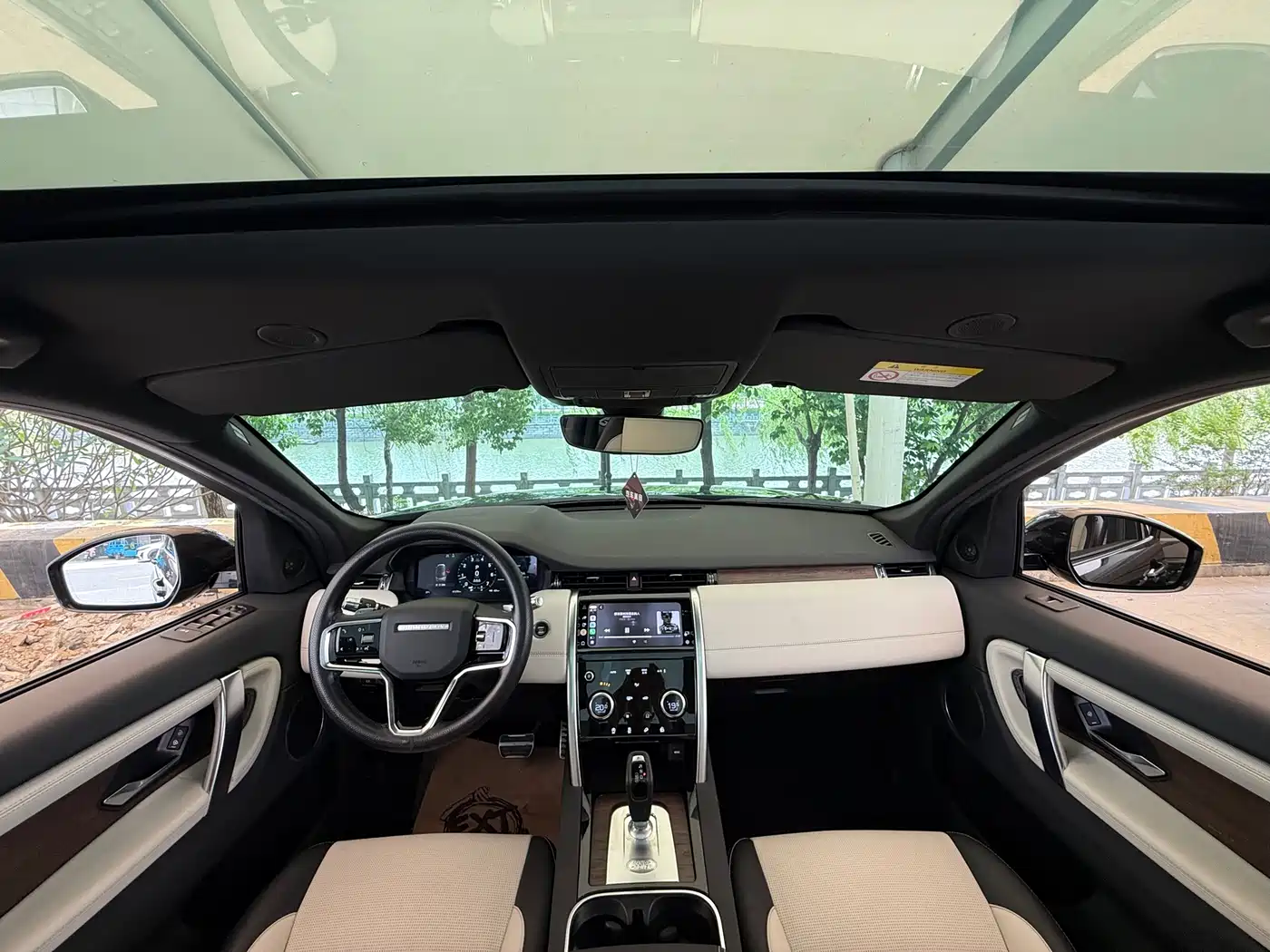 Land Rover Discovery Sport 2023 249PS R-Dynamic SE Performance Technology Version фото 13