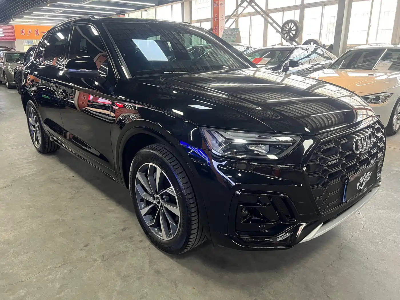 Audi Q5L 2023 40T Luxury Dynamic фото 3
